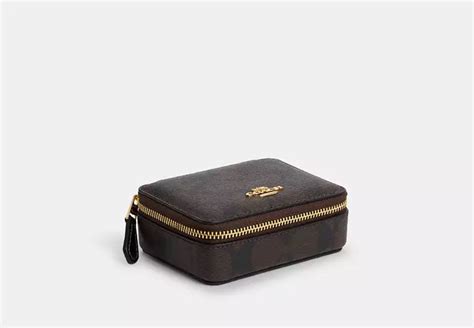 coach factory pillbox